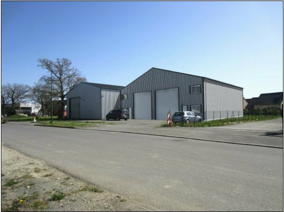 Location Entrepôt – Local d&rsquo;activité à BREAL SOUS MONTFORT de 200m² - Réf. n°4267 - PHOTO1_4267_1704791908.jpg
