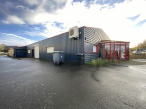 Vente Entrepôt – Local d&rsquo;activité à SAINT JACQUES DE LA LANDE de 900m² - Réf. n°2197 - PHOTO1_2197_1764000911.jpg