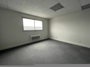 Location Bureaux à Montgermont de 79m² - Réf. n°981 - PHOTO5_981_1770634771.jpg