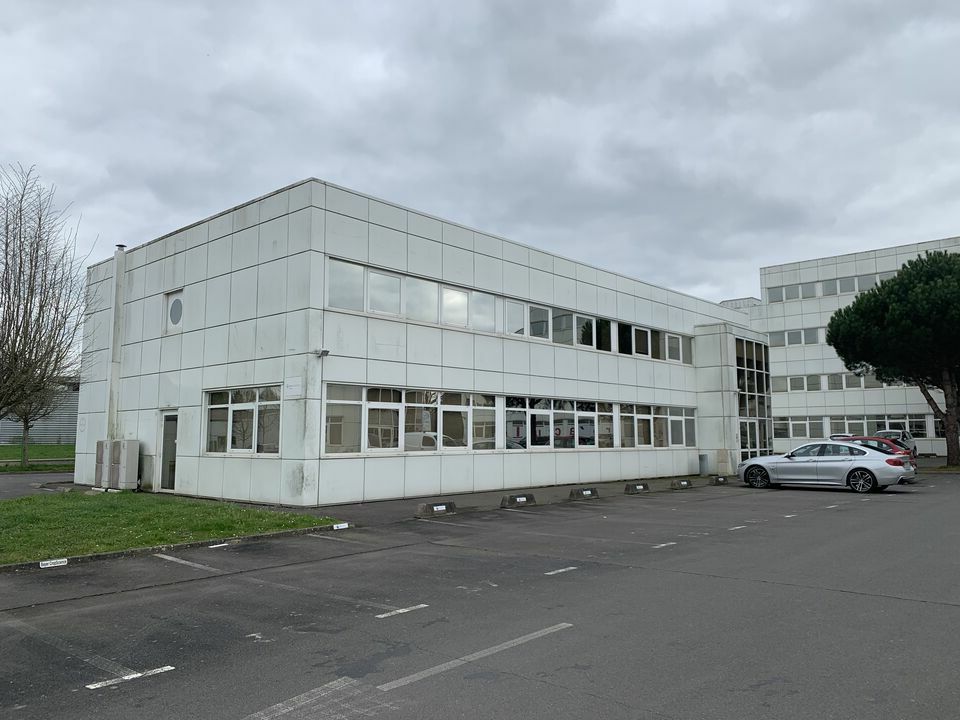 Location Bureaux à VERN SUR SEICHE de 255m² - Réf. n°3608 - PHOTO1_3608_1762160551.jpg