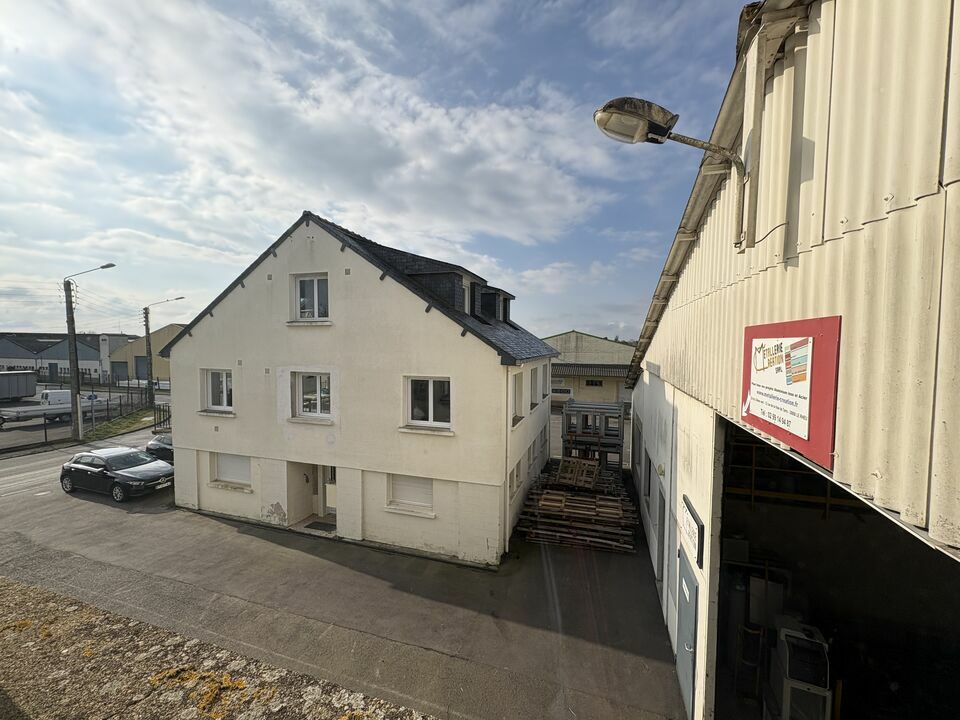 Location Bureaux à Le Rheu de 80m² - Réf. n°3676 - PHOTO1_3676_1744708841.jpg