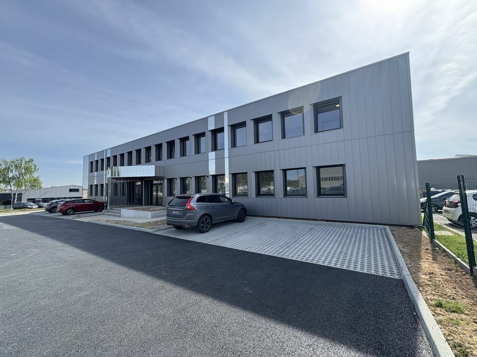 Location Bureaux à Le Rheu de 148m² - Réf. n°4584 - PHOTO1_4584_1745827221.jpg