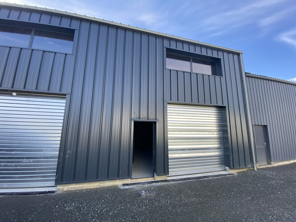 Location Entrepôt – Local d&rsquo;activité à SAINT-GILLES de 121m² - Réf. n°4793 - PHOTO1_4793_1772632054.jpg