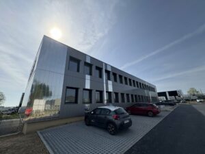 Location Bureaux à Le Rheu de 148m² - Réf. n°4584 - PHOTO3_4584_1745827222.jpg