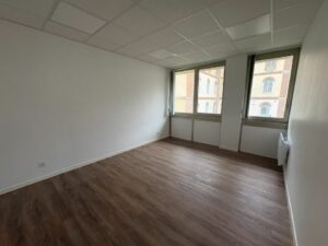 Vente Bureaux à Rennes de 60m² - Réf. n°2444 - PHOTO6_2444_1764747852.jpg