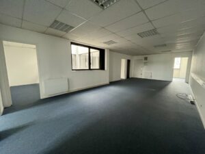 Location Bureaux à Cesson-Sévigné de 110m² - Réf. n°379 - PHOTO6_379_1748425646.jpg