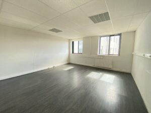 Location Bureaux à Cesson-Sévigné de 380m² - Réf. n°4109 - PHOTO7_4109_1681813765.jpg