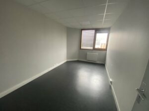 Vente Bureaux à Cesson-Sévigné de 145m² - Réf. n°4481 - PHOTO8_4481_1737965429.jpg