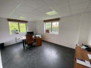 Vente Entrepôt – Local d&rsquo;activité à Pacé de 443m² - Réf. n°4322 - PHOTO9_4322_1714379502.jpg