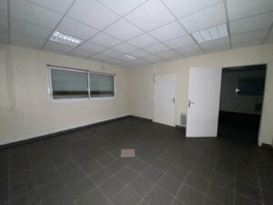 Location Entrepôt – Local d&rsquo;activité à Domloup de 570m² - Réf. n°4641 - PHOTO9_4641_1766235571.jpg