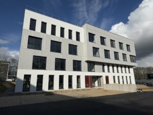 Vente Bureaux à Chartres-de-Bretagne de 1337.5m² - Réf. n°4208 - PHOTO1_4208_1746029489.jpg