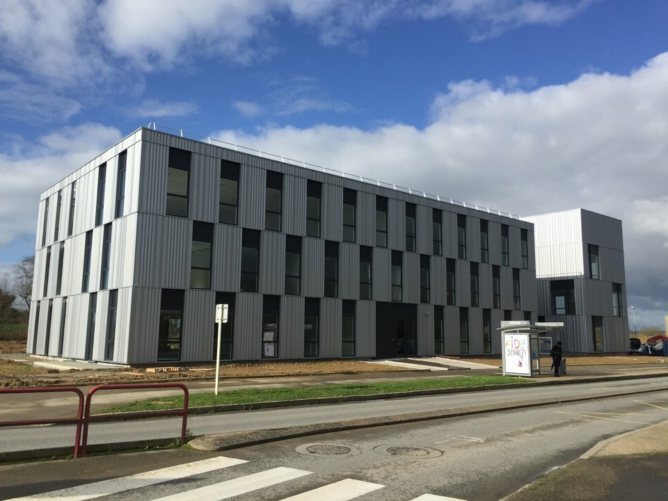 Location Bureaux à SAINT GREGOIRE de 160m² - Réf. n°4482 - PHOTO1_4482_1736758574.jpg