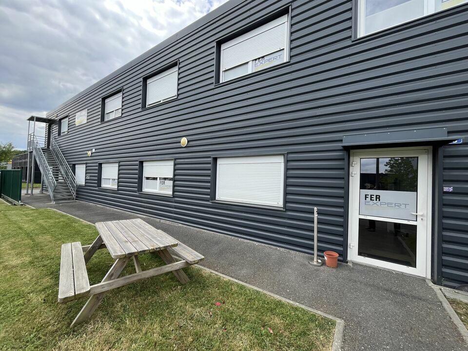 Vente Bureaux à Bruz de 571m² - Réf. n°4628 - PHOTO1_4628_1750859006.jpg