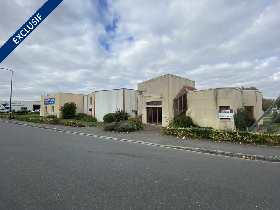 Vente Entrepôt – Local d&rsquo;activité à VEZIN LE COQUET de 600m² - Réf. n°4696 - PHOTO1_4696_1761644666.jpg