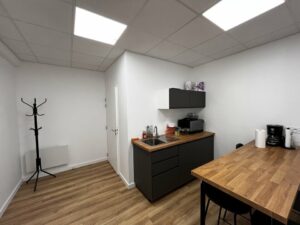 Location Bureaux à SAINT GILLES de 200m² - Réf. n°4467 - PHOTO2_4467_1734337016.jpg