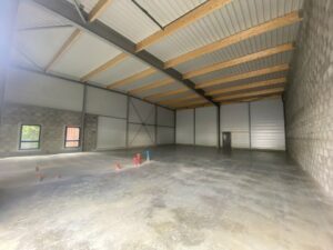 Vente Entrepôt – Local d&rsquo;activité à Liffré de 300.23m² - Réf. n°4115 - PHOTO3_4115_1748356918.jpg