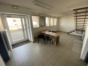 Location Entrepôt – Local d&rsquo;activité à Rennes de 800m² - Réf. n°4252 - PHOTO4_4252_1759913976.jpg