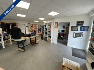 Vente Entrepôt – Local d&rsquo;activité à VEZIN LE COQUET de 600m² - Réf. n°4696 - PHOTO4_4696_1761644666.jpg
