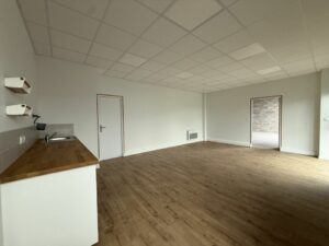 Location Entrepôt – Local d&rsquo;activité à Le Rheu de 212m² - Réf. n°4825 - PHOTO4_4825_1778488072.jpg