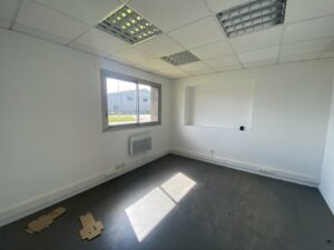 Location Entrepôt – Local d&rsquo;activité à Chateaubourg de 4500m² - Réf. n°4349 - PHOTO8_4349_1718022393.jpg