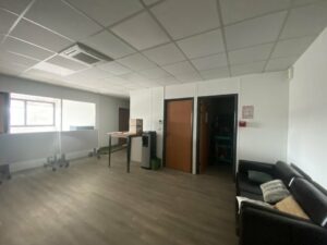 Location Bureaux à VERN SUR SEICHE de 250m² - Réf. n°4564 - PHOTO8_4564_1743427618.jpg
