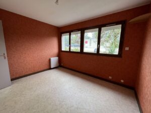 Location Bureaux à MONTREUIL LE GAST de 90m² - Réf. n°4666 - PHOTO8_4666_1757944720.jpg