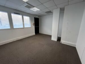 Location Bureaux à SAINT GREGOIRE de 261.69m² - Réf. n°4766 - PHOTO8_4766_1770043293.jpg