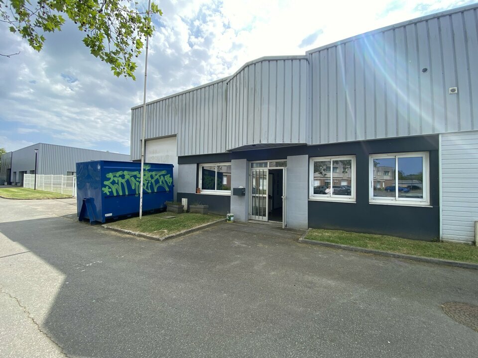 Location Entrepôt – Local d&rsquo;activité à Chantepie de 330m² - Réf. n°4827 - PHOTO1_4827_1778493173.jpg