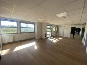 Location Entrepôt – Local d&rsquo;activité à Servon-sur-Vilaine de 240m² - Réf. n°4684 - PHOTO6_4684_1759753989.jpg