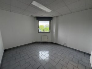 Location Bureaux à Montgermont de 350m² - Réf. n°4834 - PHOTO6_4834_1779800752.jpg