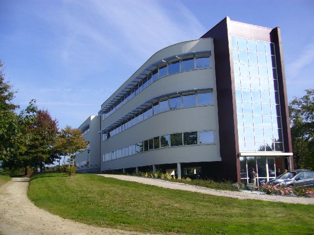 Vente Bureaux à Bruz de 323m² - Réf. n°1142 - PHOTO1_1142_1669020083.jpg