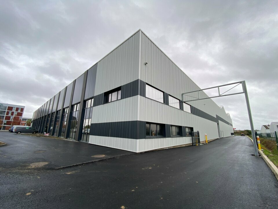 Location Entrepôt – Local d&rsquo;activité à Rennes de 2092m² - Réf. n°4253 - PHOTO1_4253_1702481150.jpg