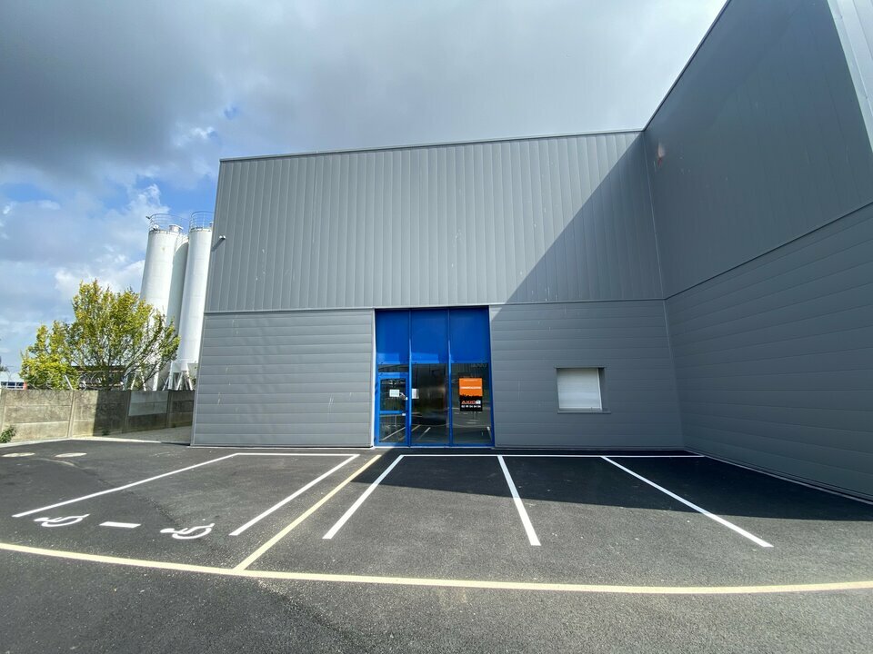 Vente Entrepôt – Local d&rsquo;activité à Rennes de 950m² - Réf. n°4330 - PHOTO1_4330_1716479687.jpg