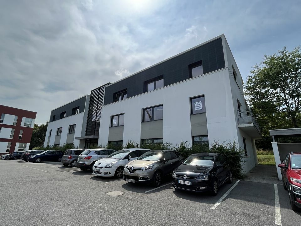 Vente Bureaux à Chartres-de-Bretagne de 192.3m² - Réf. n°4692 - PHOTO1_4692_1760963095.jpg