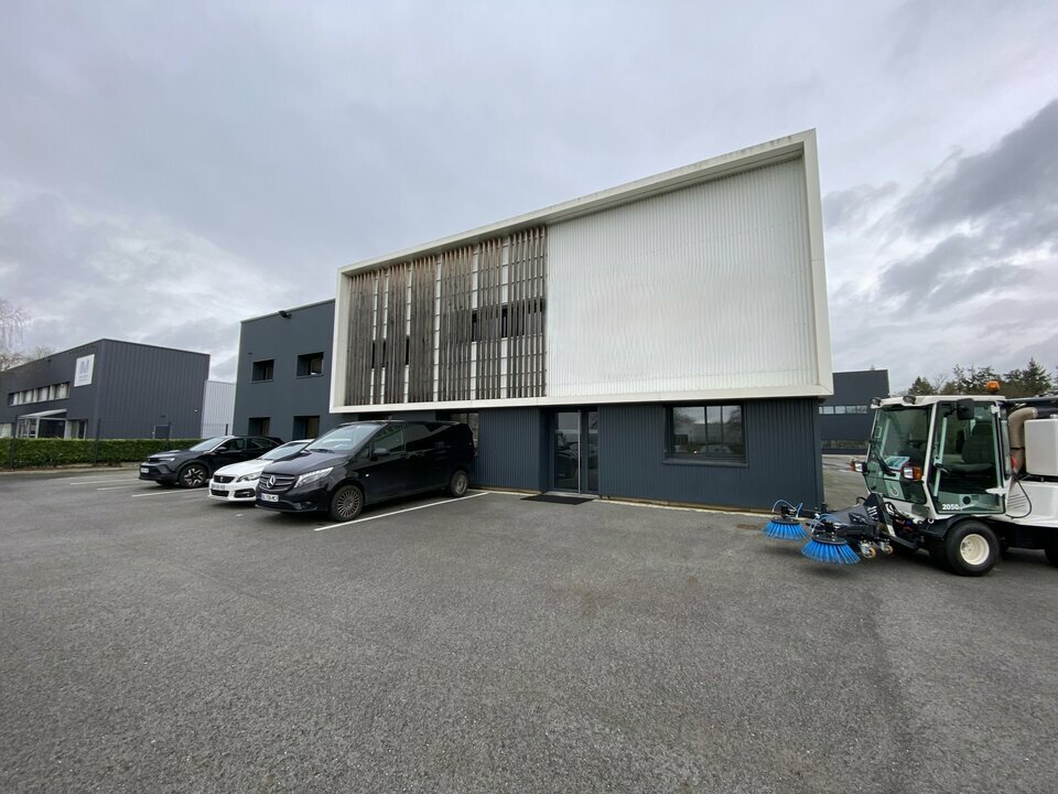 Location Entrepôt – Local d&rsquo;activité à SAINT-JACQUES-DE-LA-LANDE de 1000m² - Réf. n°4774 - PHOTO1_4774_1770652209.jpg