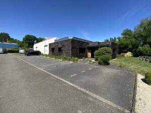 Location Entrepôt – Local d&rsquo;activité à Vezin-le-Coquet de 700m² - Réf. n°4819 - PHOTO1_4819_1777276074.jpg