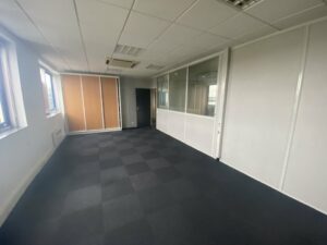 Location Bureaux à SAINT GREGOIRE de 400m² - Réf. n°3177 - PHOTO2_3177_1728314380.jpg