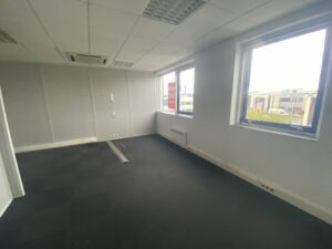 Location Bureaux à SAINT GREGOIRE de 400m² - Réf. n°3177 - PHOTO3_3177_1728314381.jpg