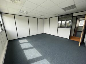 Vente Bureaux à SAINT GREGOIRE de 310m² - Réf. n°3691 - PHOTO3_3691_1697612804.jpg