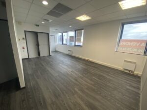 Location Bureaux à SAINT GREGOIRE de 400m² - Réf. n°3177 - PHOTO4_3177_1728314381.jpg