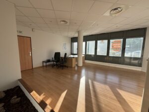 Vente Bureaux à SAINT GREGOIRE de 246m² - Réf. n°4369 - PHOTO4_4369_1728314224.jpg