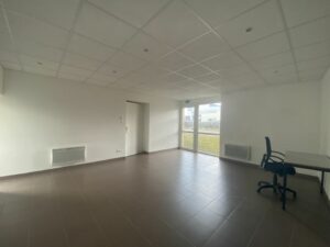Location Bureaux à Le Rheu de 90m² - Réf. n°1738 - PHOTO5_1738_1768815463.jpg