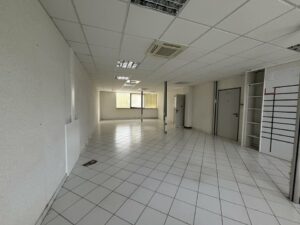Vente Bureaux à SAINT GREGOIRE de 2961m² - Réf. n°3832 - PHOTO5_3832_1702308298.jpg