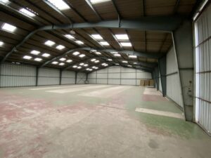 Location Entrepôt – Local d&rsquo;activité à VEZIN LE COQUET de 900m² - Réf. n°4315 - PHOTO5_4315_1785319376.jpg