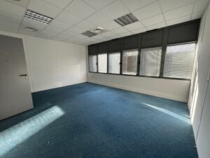 Vente Bureaux à SAINT GREGOIRE de 246m² - Réf. n°4369 - PHOTO5_4369_1728314224.jpg