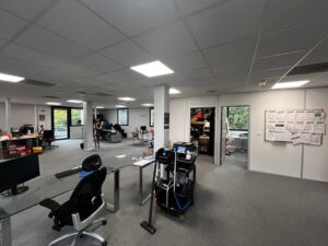 Vente Bureaux à Chartres-de-Bretagne de 192.3m² - Réf. n°4692 - PHOTO5_4692_1760962946.jpg