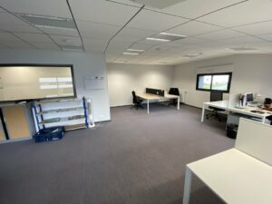 Location Entrepôt – Local d&rsquo;activité à SAINT-JACQUES-DE-LA-LANDE de 1000m² - Réf. n°4774 - PHOTO5_4774_1770652205.jpg