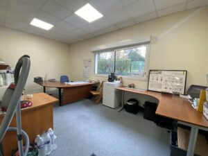 Location Local commercial à Cesson-Sévigné de 295m² - Réf. n°4727 - PHOTO6_4727_1765795348.jpg