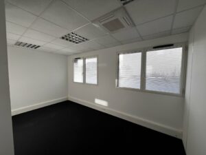 Location Bureaux à SAINT GREGOIRE de 200.09m² - Réf. n°3549 - PHOTO7_3549_1770126391.jpg
