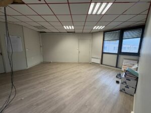 Vente Bureaux à Cesson-Sévigné de 60m² - Réf. n°3599 - PHOTO7_3599_1768832327.jpg